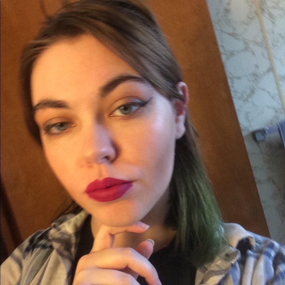 Meet your Posher, Charlee